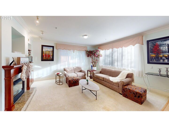 Property Photo:  196 SE Spokane St 110  OR 97202 