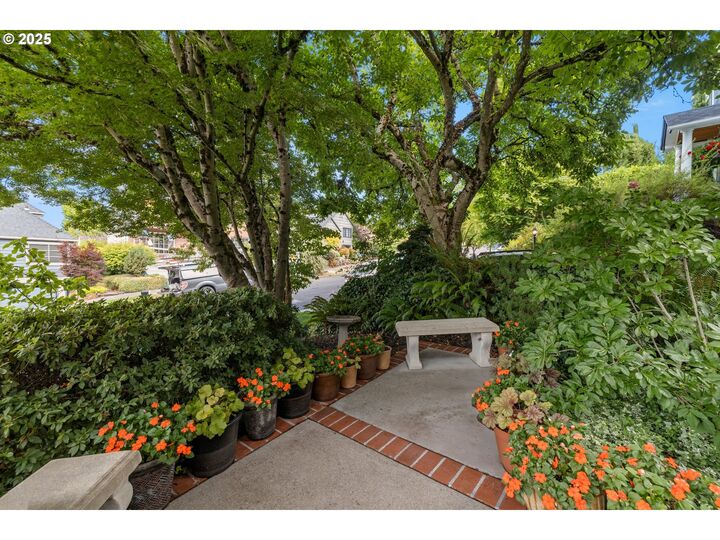 Property Photo: 3336 NE 32nd Pl OR 97212
