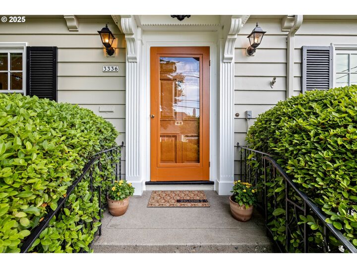 Property Photo:  3336 NE 32nd Pl  OR 97212 
