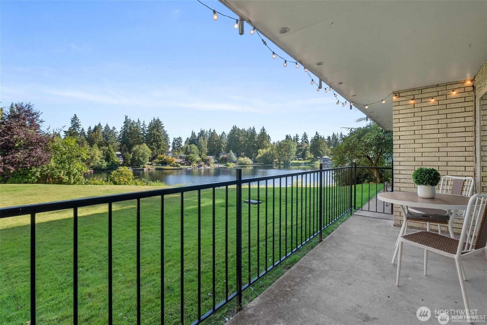 Property Photo:  322 N 134th Street 104  WA 98133 