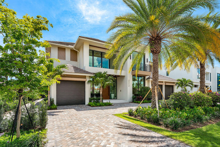 Property Photo:  2212 Date Palm Road  FL 33432 
