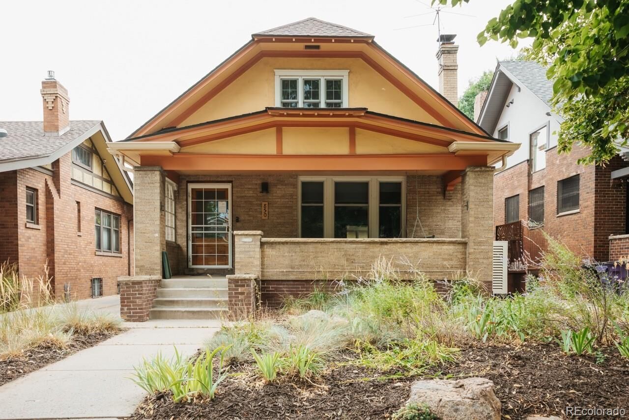 Property Photo:  850 Steele Street  CO 80206 