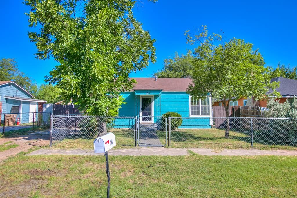 Property Photo:  24 W 25th St  TX 76903 