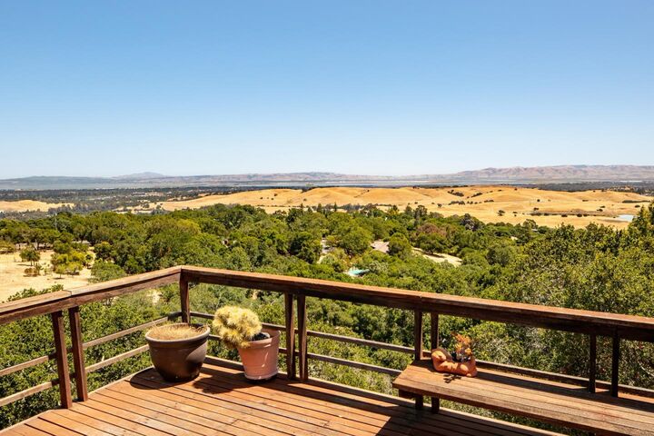 Property Photo:  30 Pine Ridge Way  CA 94028 