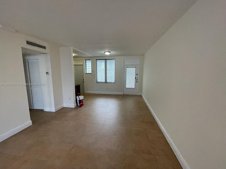 1150 Euclid Ave 106  Miami Beach FL 33139 photo