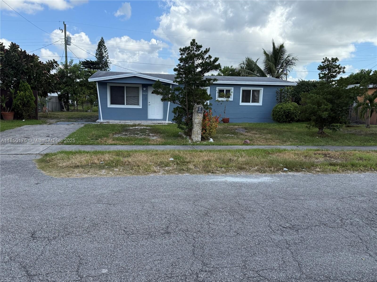 Property Photo: 10425 SW 152nd St 10425 FL 33157