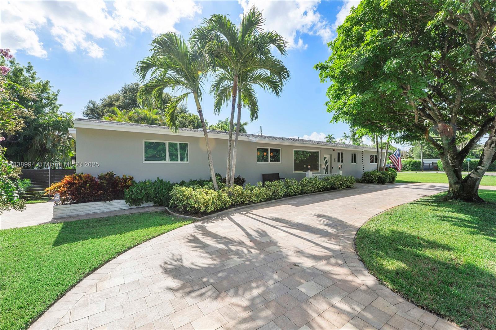 Property Photo:  14701 NE 2nd Ct  FL 33161 