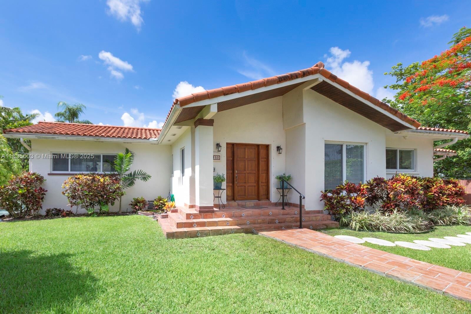 Property Photo:  6302 SW 44th St  FL 33155 