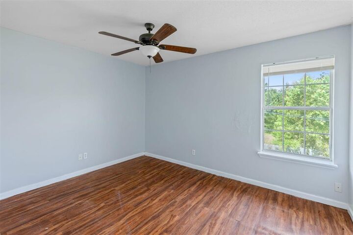 Property Photo: 705 N 11th St Street N LA 70648