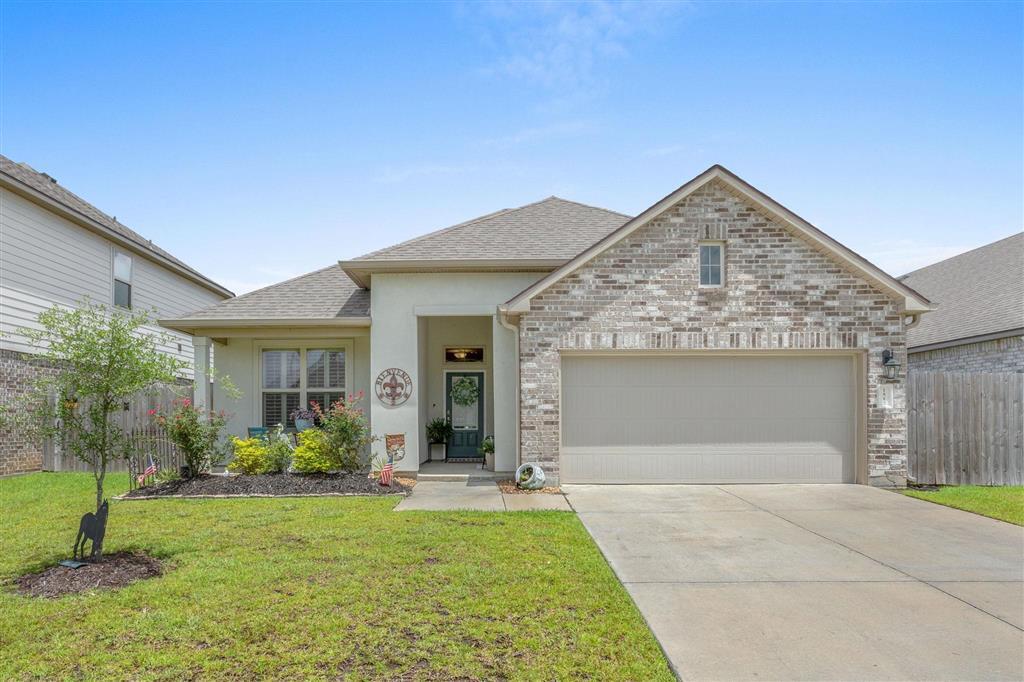 Property Photo: 1512 Fairway Drive LA 70669