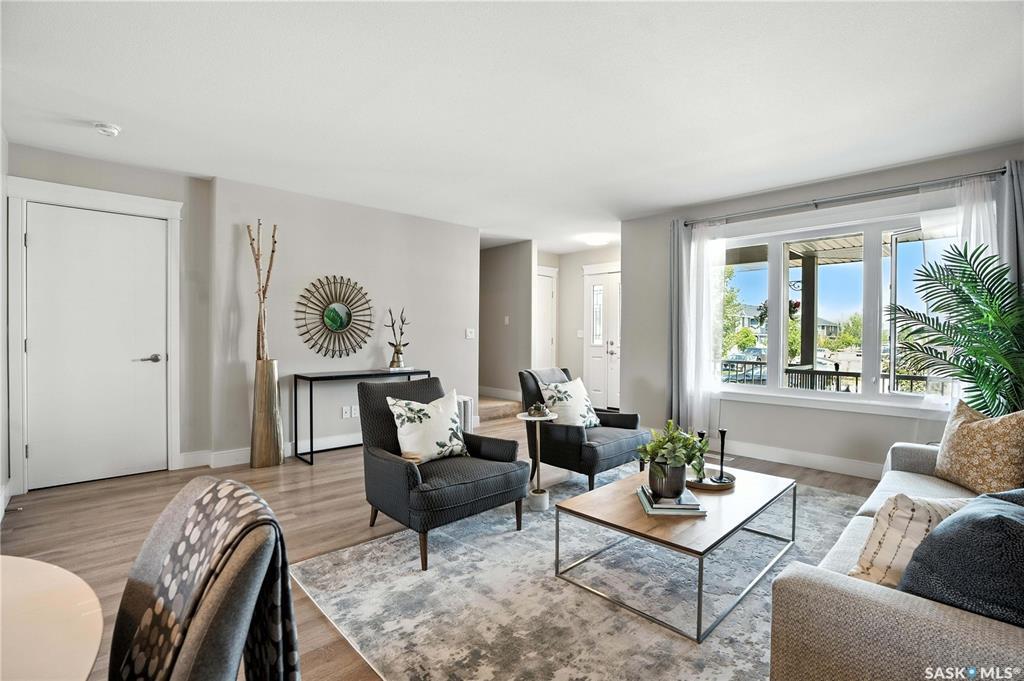Property Photo: 318 Veltkamp Crescent SK S7T 0S2
