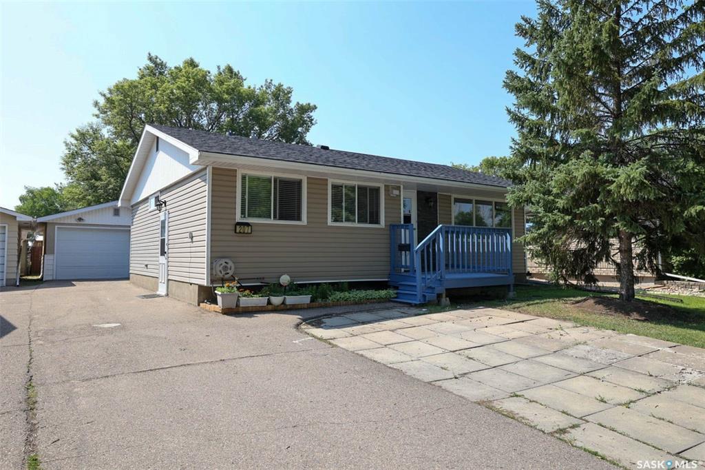 207 Cambridge Avenue  Regina SK S4N 0L6 photo