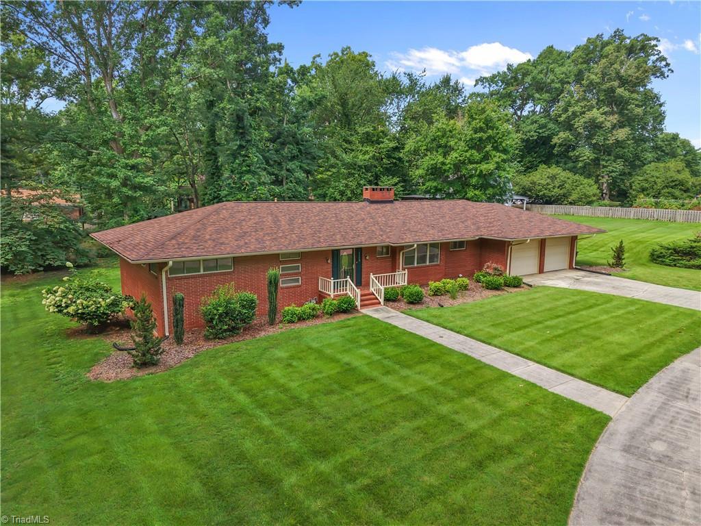 Property Photo: 1113 Sherwood Drive NC 27320