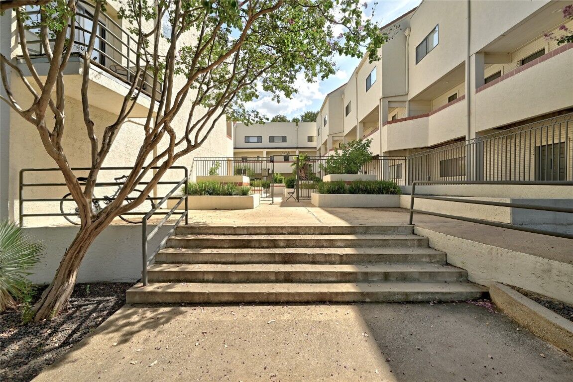 Property Photo:  2605 Enfield Road 111  TX 78703 