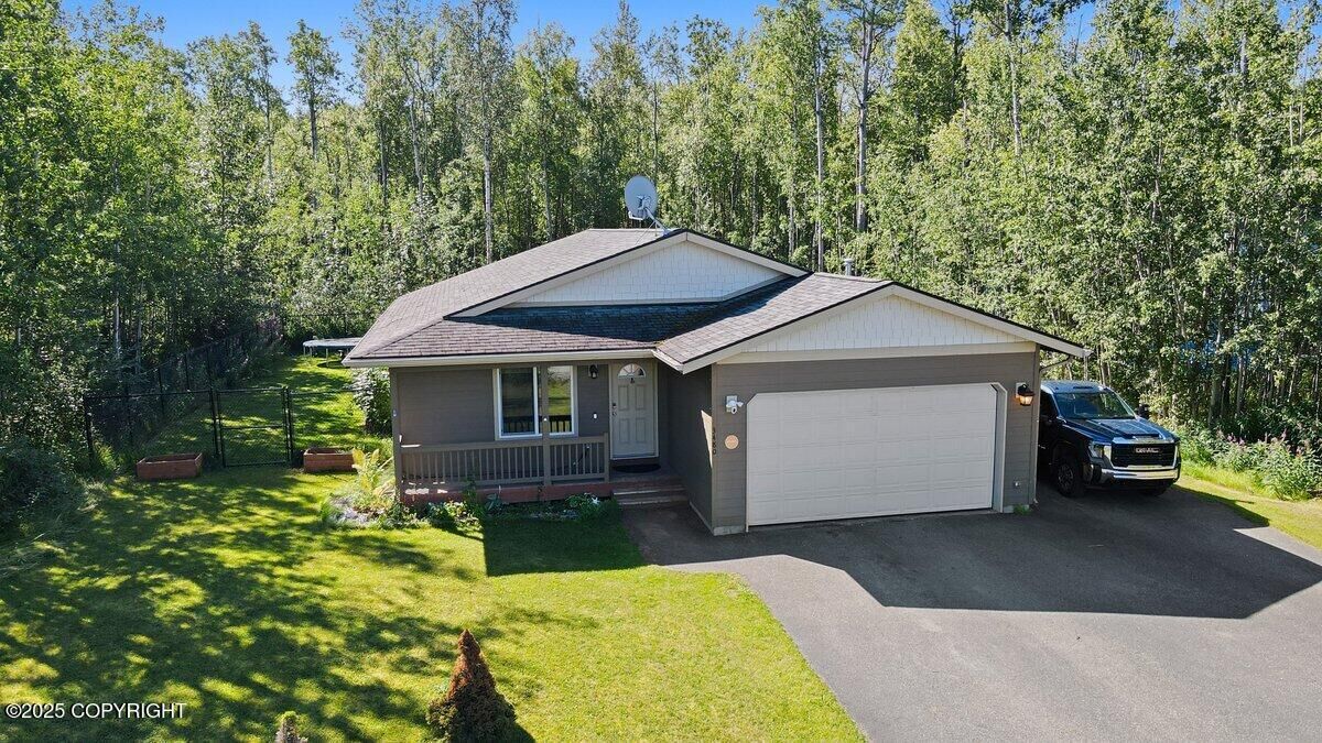Property Photo: 3480 W Birch Meadows Road AK 99654