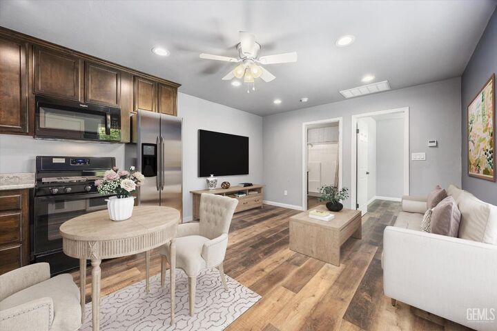 Property Photo: 6202 Ocean Jasper Drive CA 93313