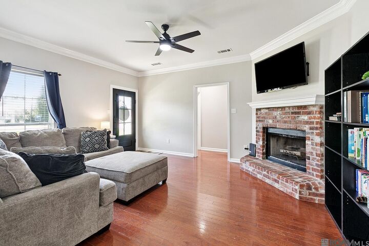 Property Photo: 14292 Whispering Oaks Dr LA 70737