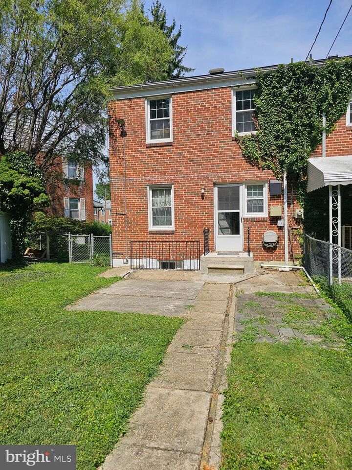 Property Photo: 182 Cherrydell Road MD 21228