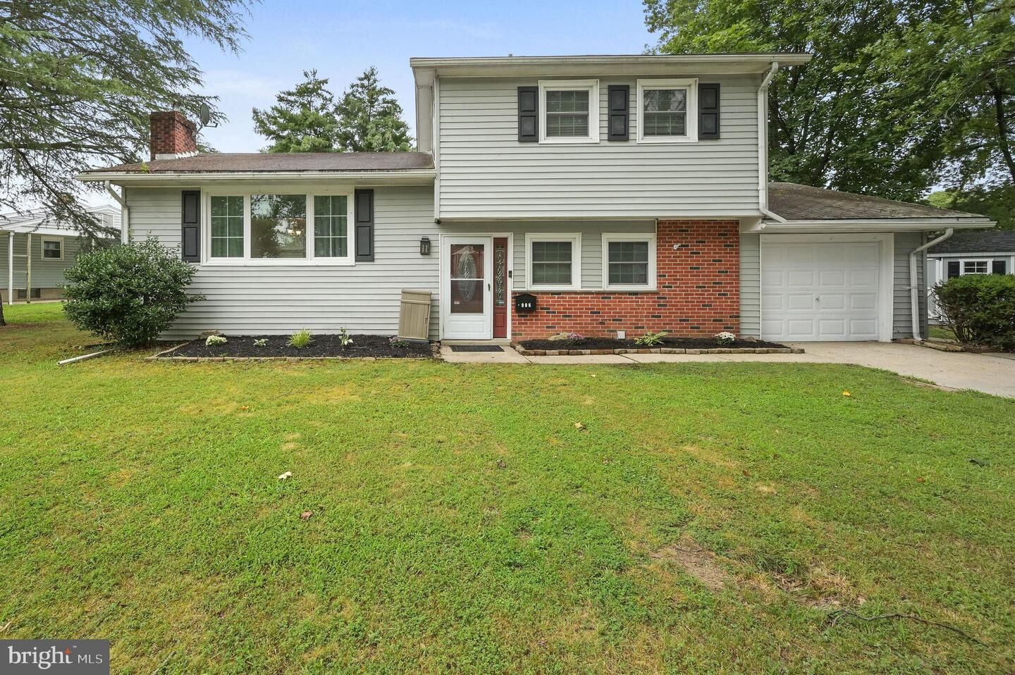 Property Photo:  906 McDowell Drive  DE 19901 