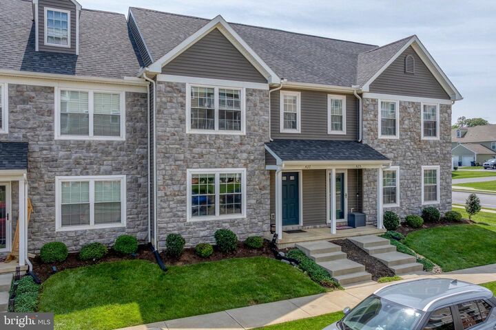Property Photo: 427 Springwood Drive PA 17042