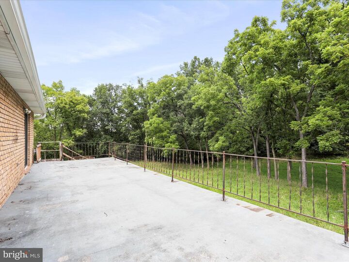 Property Photo: 550 Hillcrest Drive WV 25430