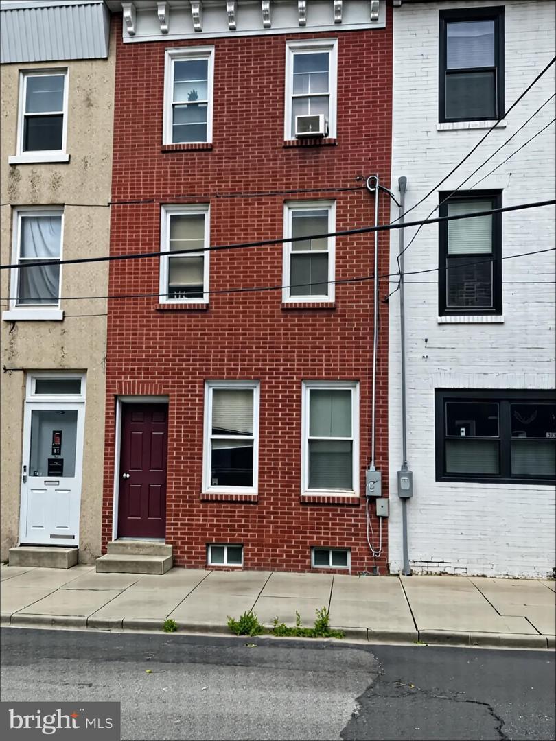 1653 N Cadwallader Street  Philadelphia PA 19122 photo