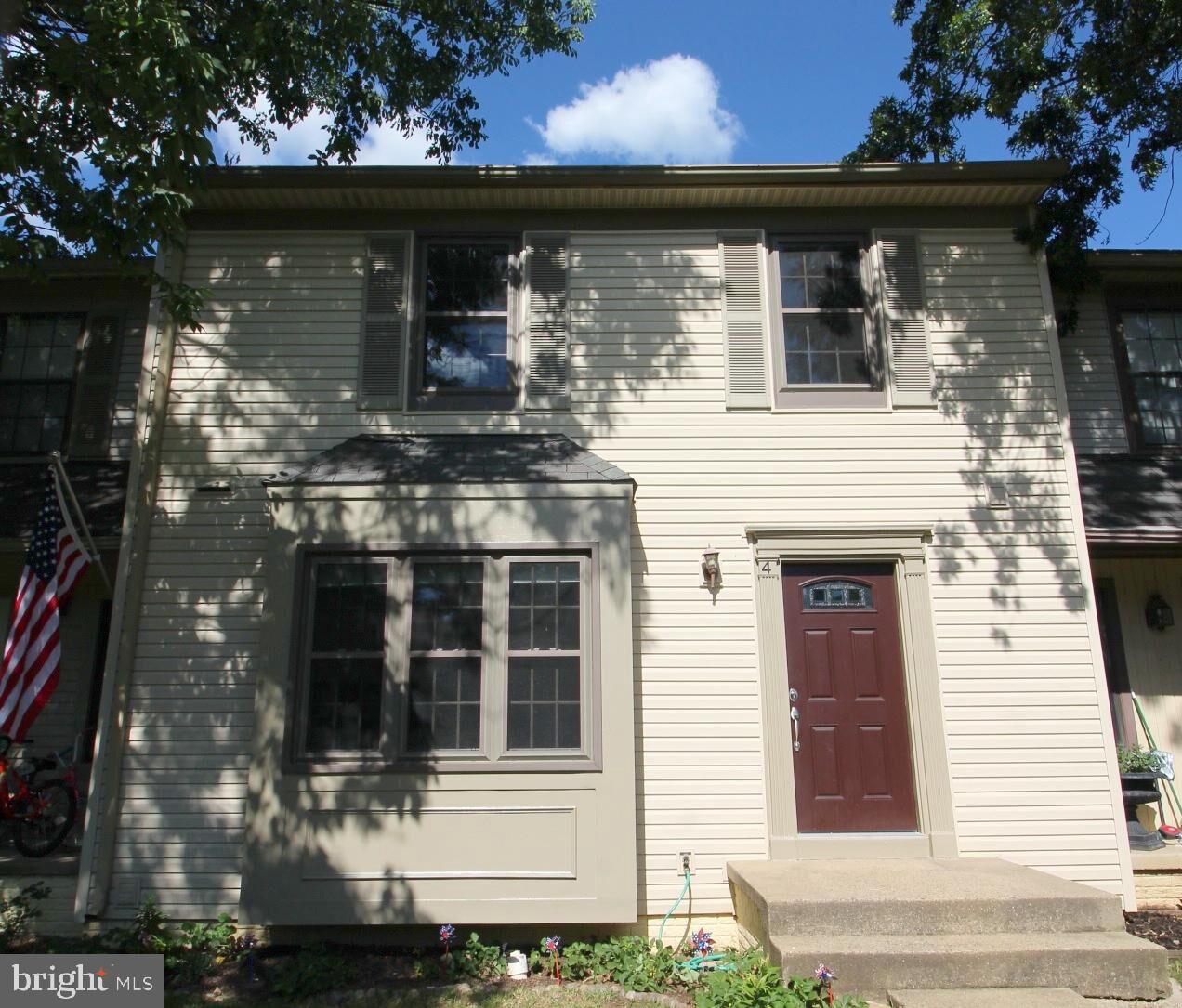 Property Photo: 4 Berkeley Court VA 20165
