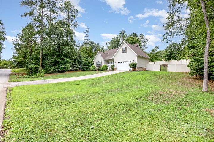 Property Photo: 1785 Shamrock Avenue SC 29720