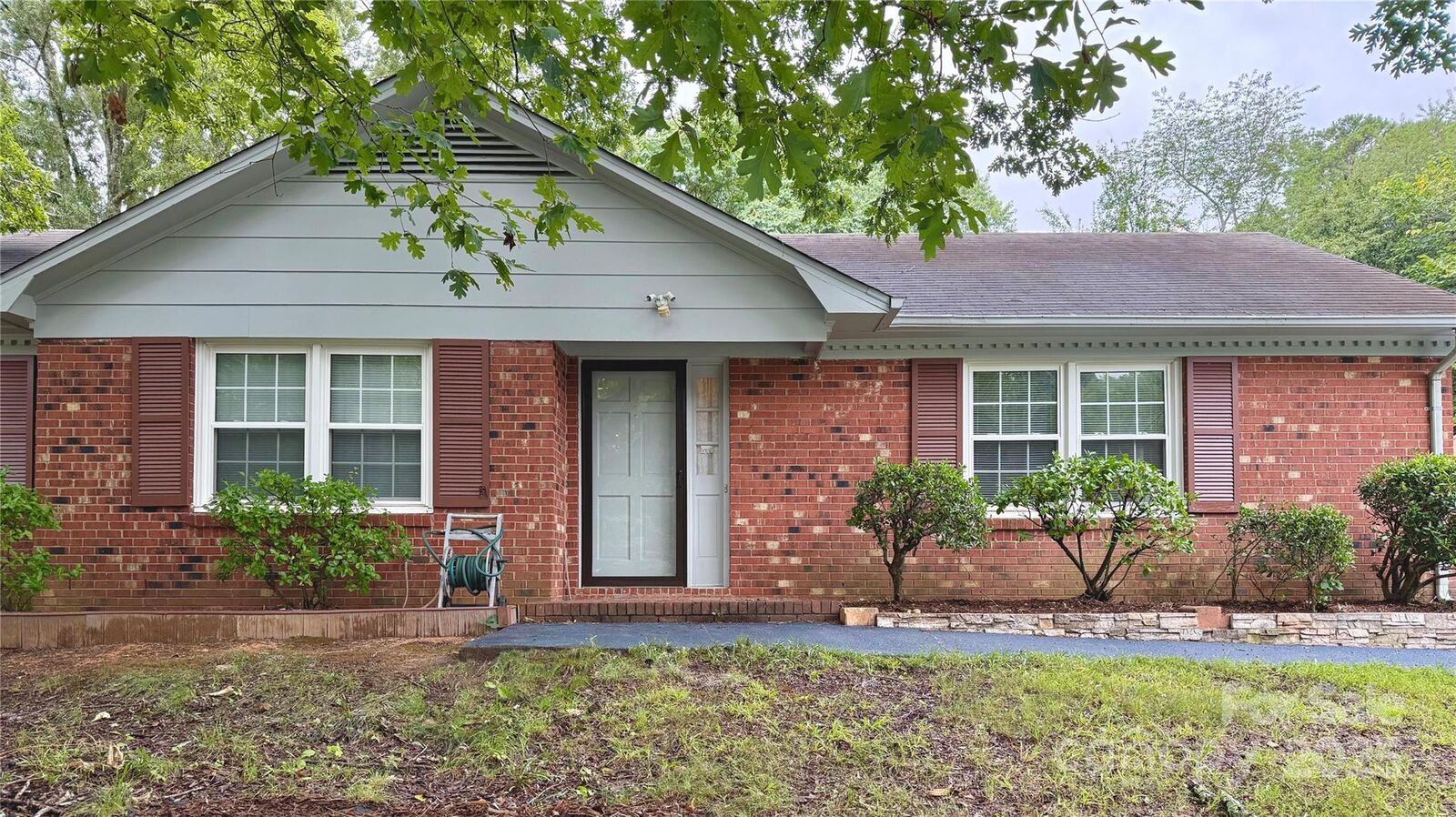 Property Photo:  915 Eaglewood Avenue  NC 28212 