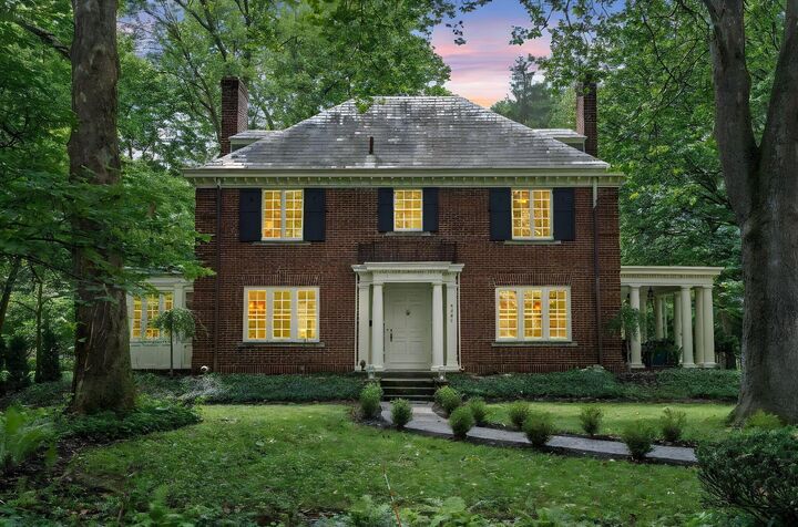 Property Photo: 4891 N High Street OH 43214