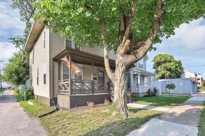 Property Photo: 1096 E Sycamore Street OH 43206