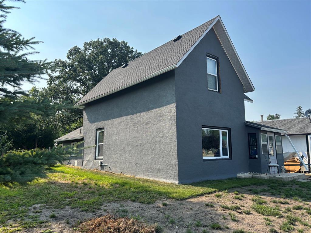 Property Photo:  115 Queen Street North  MB R0K 1R0 