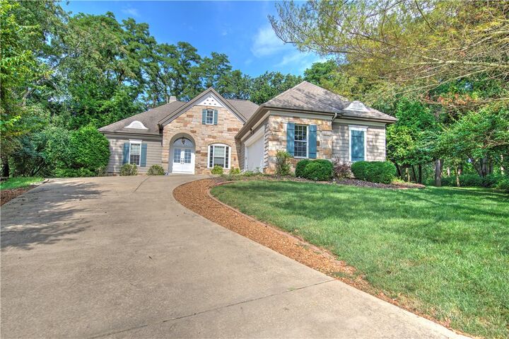 Property Photo: 530 N Country Club Meadow IL 62521