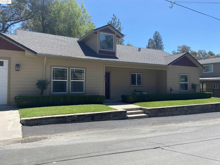 Property Photo:  18197 Hammer Ln  CA 95379