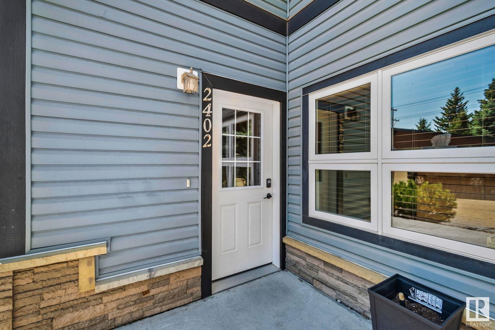 Property Photo: 2402 Graybriar Gr AB T7Z 0G1