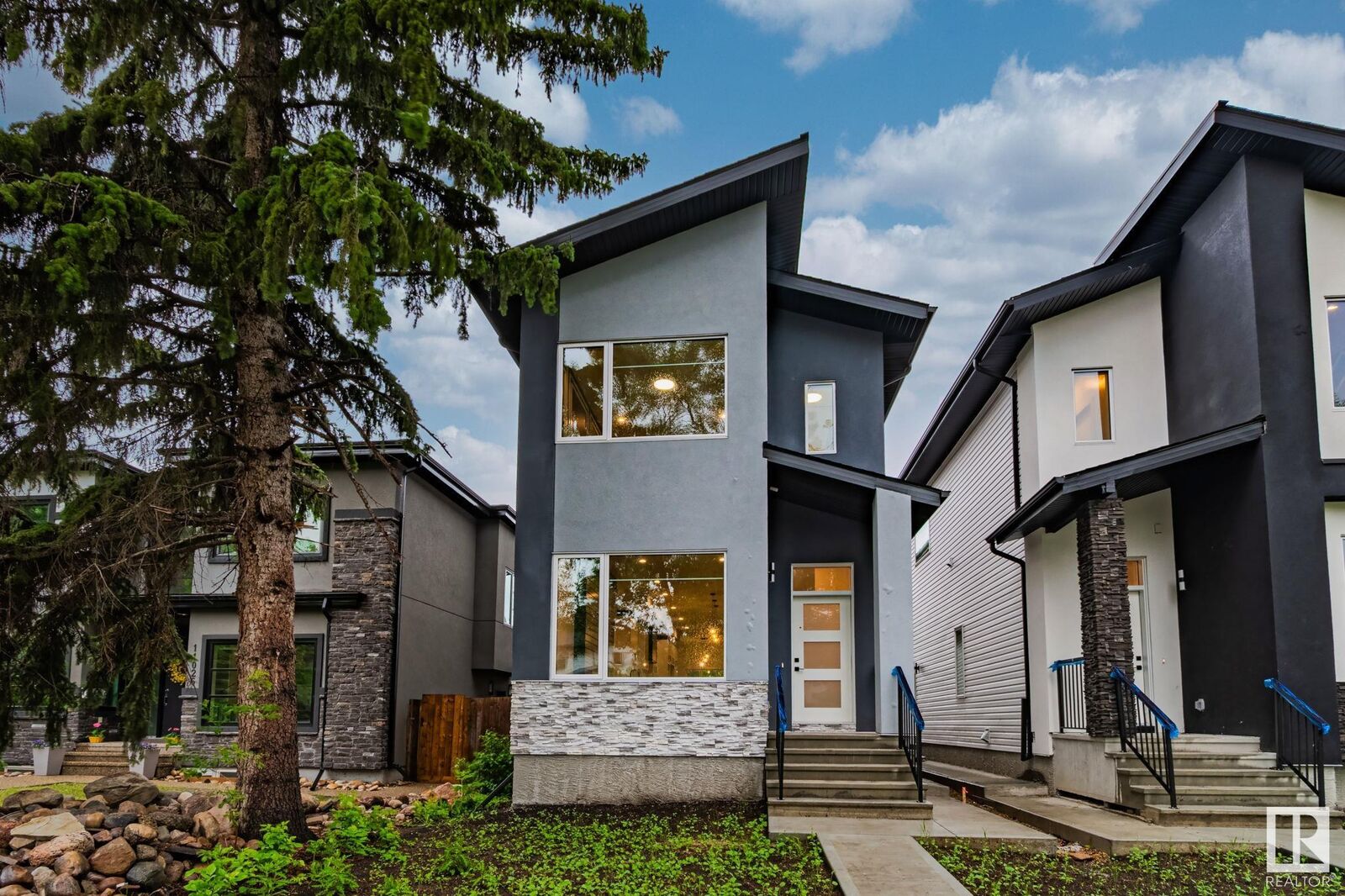 Property Photo:  11032 128 Street NW  AB T5M 0W6 