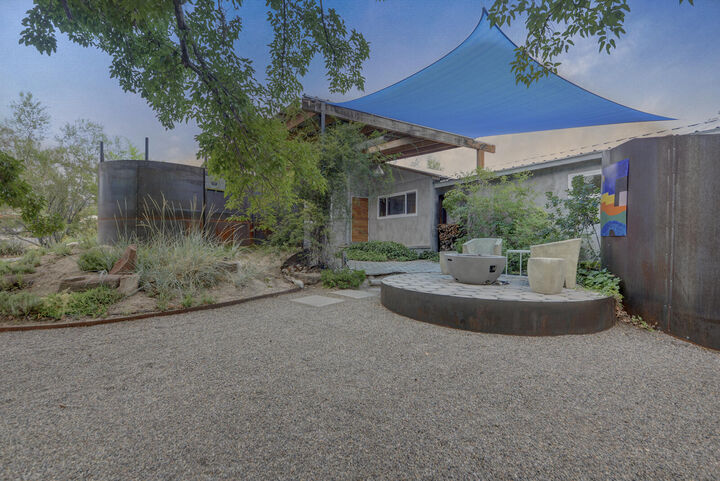 Property Photo:  2702 Morrow Road NE  NM 87106 