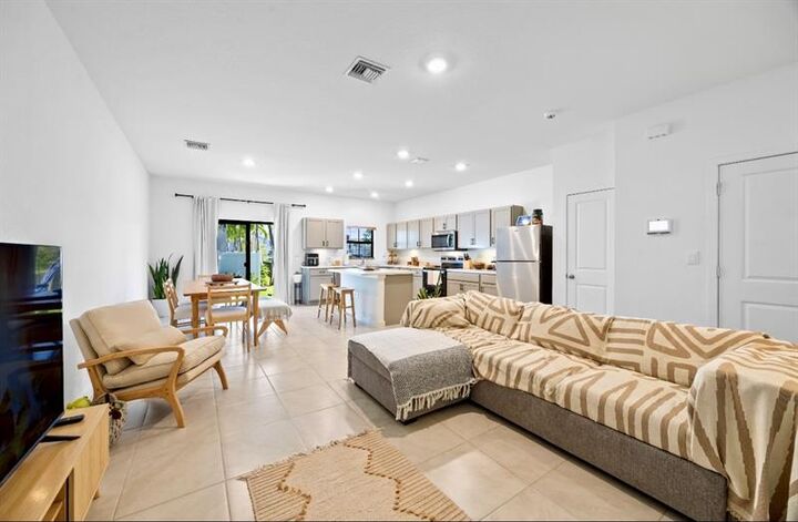 Property Photo:  369 NW 8th Ct  FL 33060 
