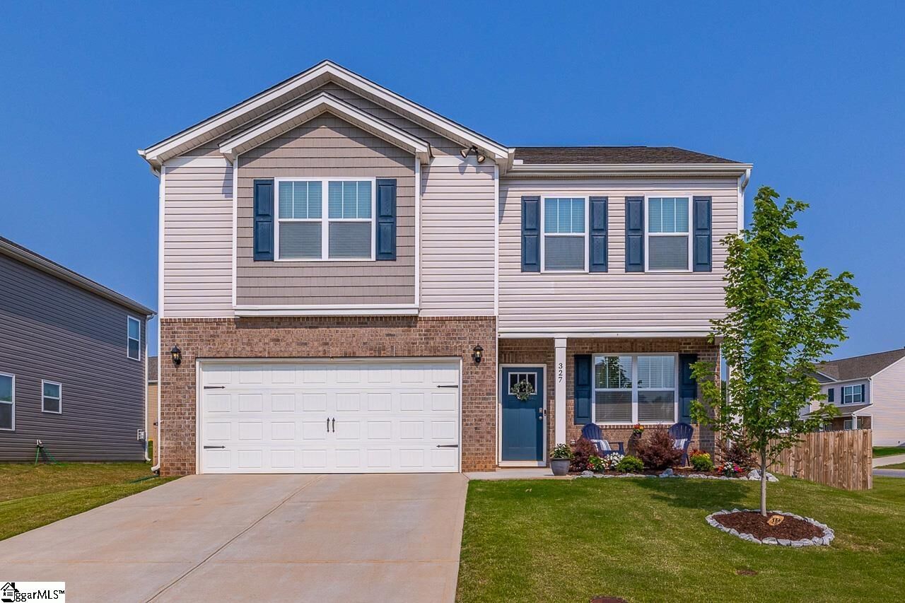 Property Photo: 327 Callerton Drive SC 29672