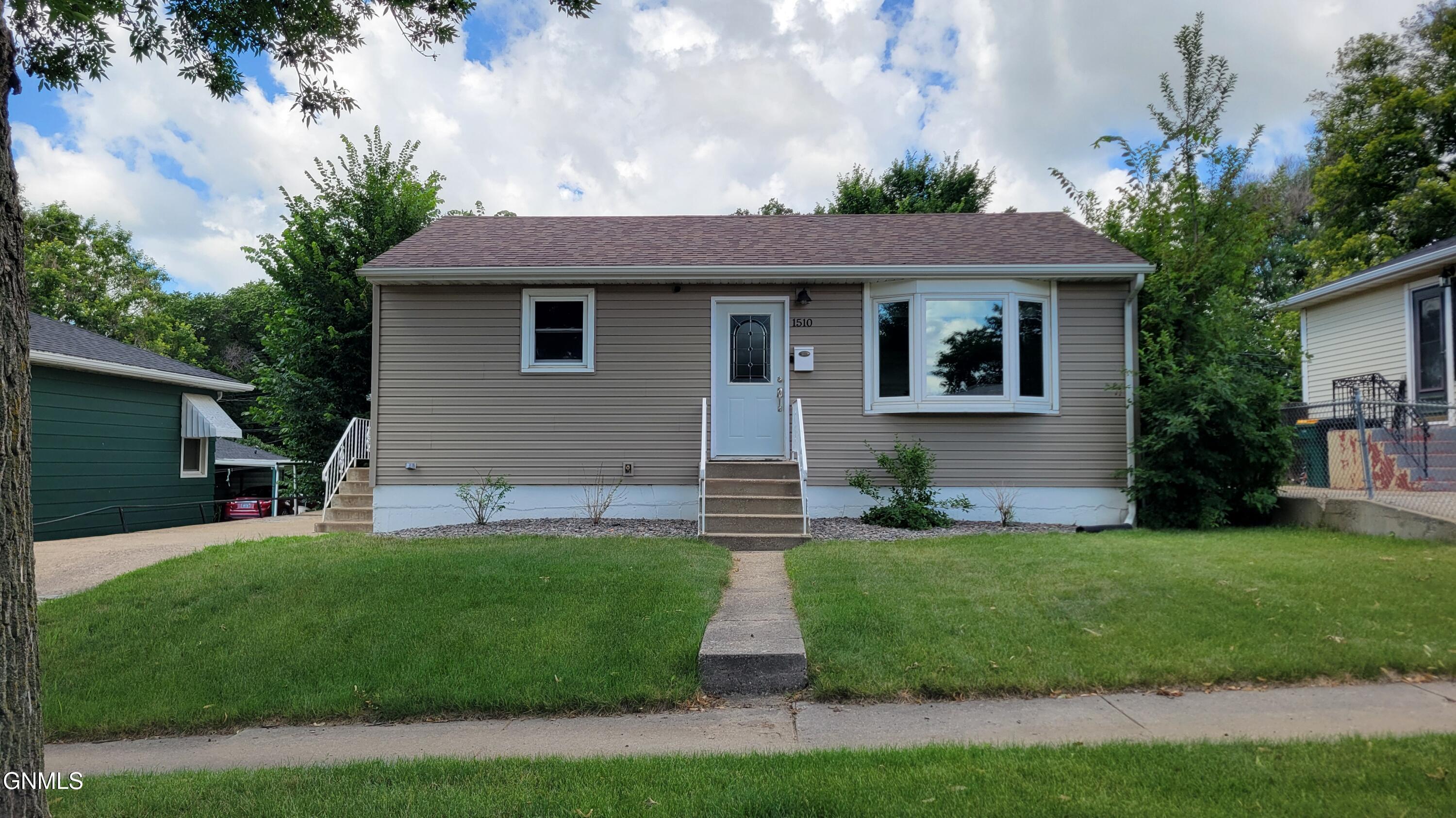 Property Photo: 1510 13th Street N ND 58501