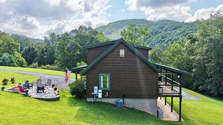 Property Photo:  57 Hillside Bluffs Ln  WV 24924 