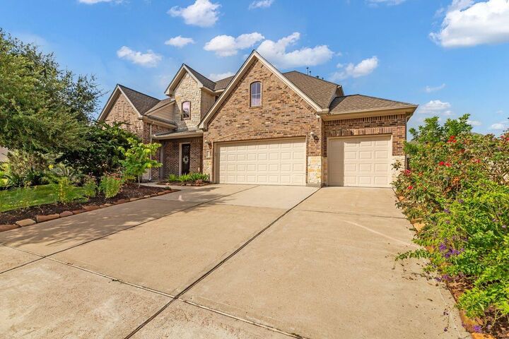Property Photo: 25203 Gaddis Oaks Drive TX 77389