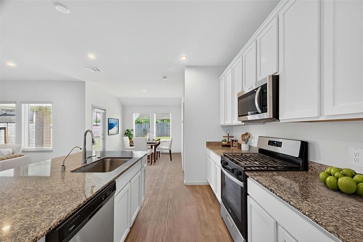 Property Photo: 9721 Chelsea Street TX 77591