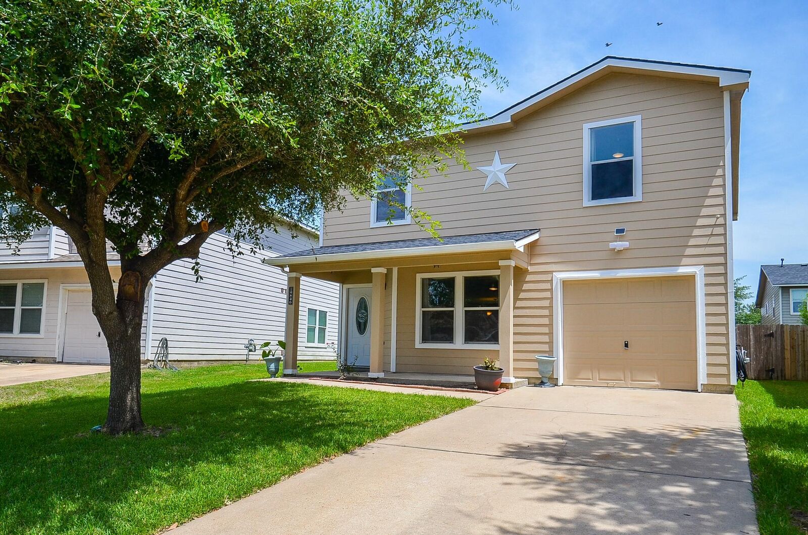 Property Photo: 19846 Stonecross Glen Lane TX 77433