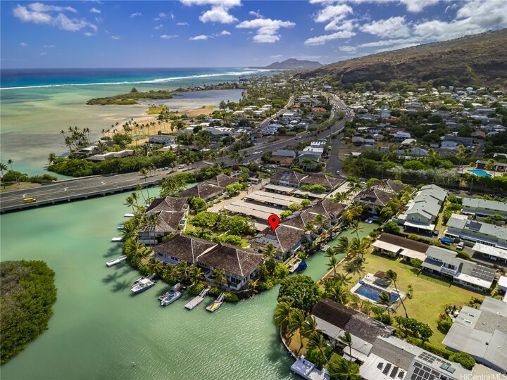 Property Photo:  211 Kawaihae Street D1  HI 96825 