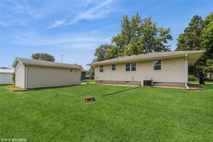 Property Photo:  1205 N Depot Street  IA 50138 