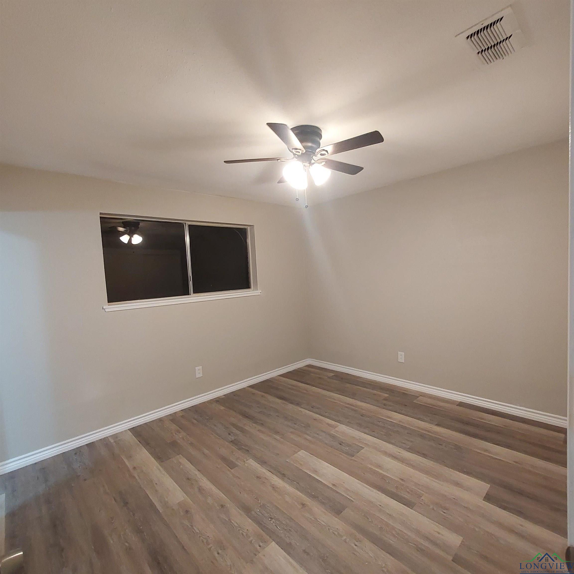 Property Photo:  203 Erskine Dr  TX 75601-3610 