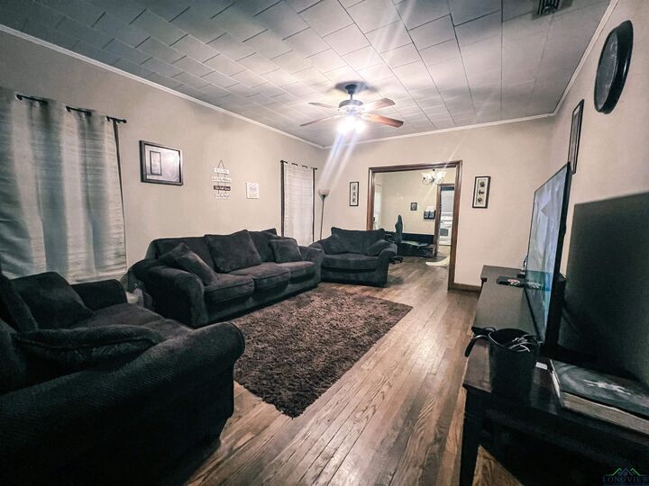 Property Photo:  217 Polk St  TX 75644 