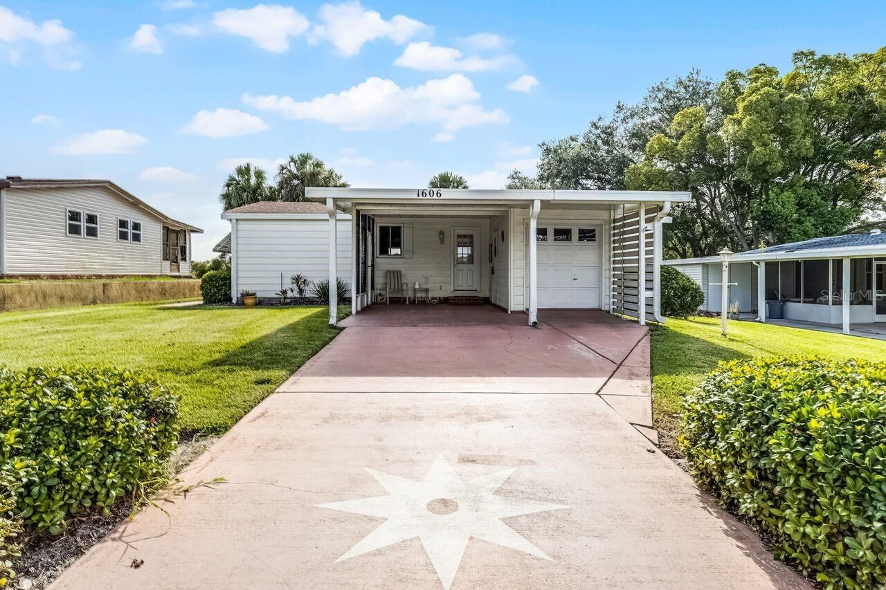 Property Photo: 1606 Magnolia Avenue FL 32159