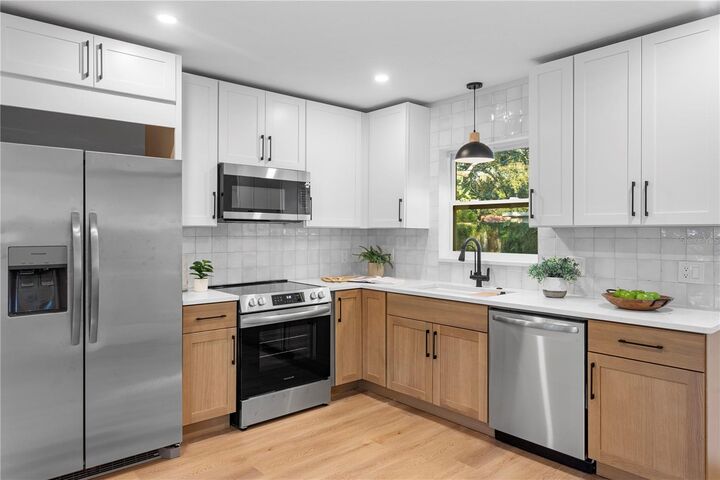 Property Photo:  1747 Santa Anna Drive  FL 34698